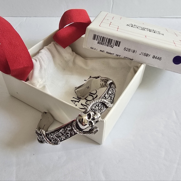 Alexander McQueen Skull and Snake Bracelet 'Antique Silver' - Picture 3 of 12